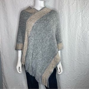 Winter poncho EUC‎